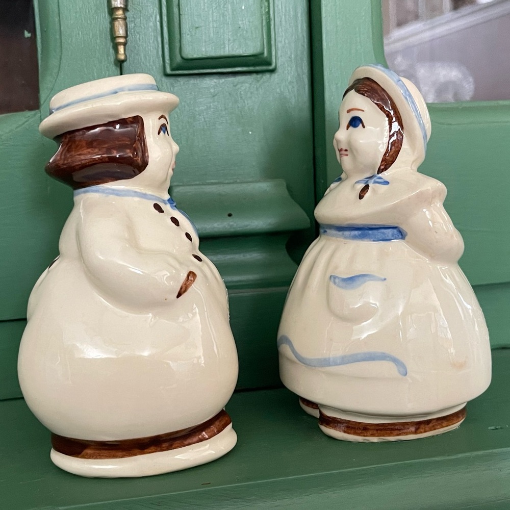 Shawnee Dutch boy and girl salt and pepper shakers - Picture 4 of 5